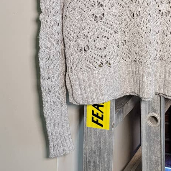 American Eagle Outfitters Grey Knitted Long Sleeve Sweater Size Small - Picture 7 of 7